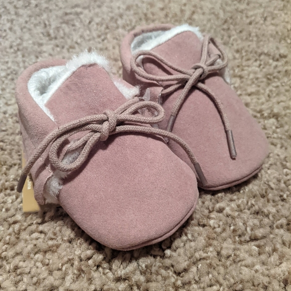 Baby moccasins NWT - Picture 1 of 6